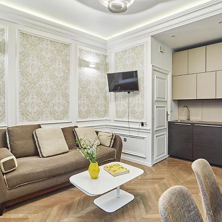 Apartment Louvre Museum By Studio Prestige Paris Eksteriør bilde