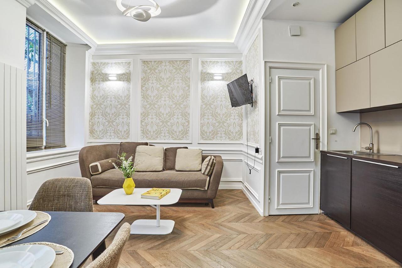 Apartment Louvre Museum By Studio Prestige Paris Eksteriør bilde