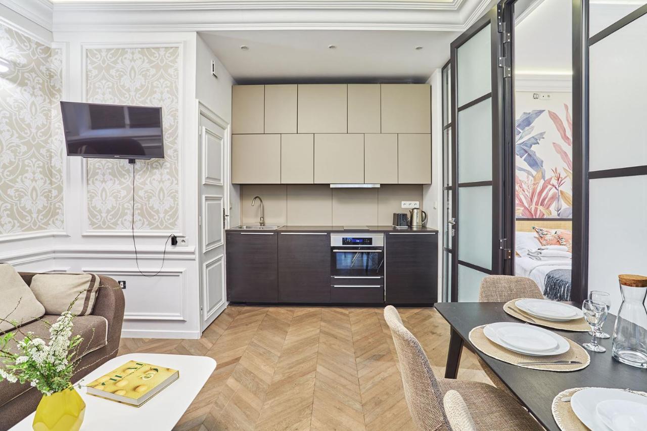 Apartment Louvre Museum By Studio Prestige Paris Eksteriør bilde